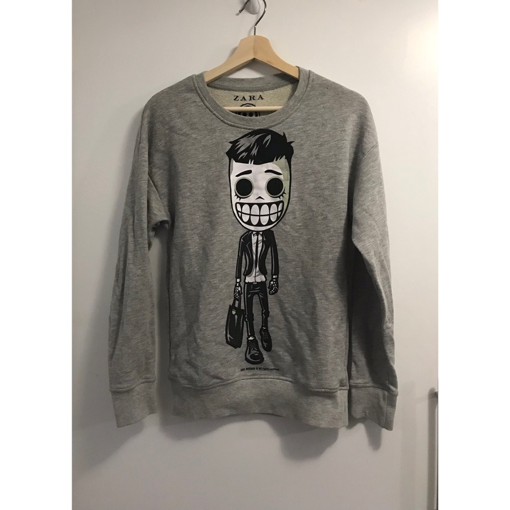 Loose fit sweater